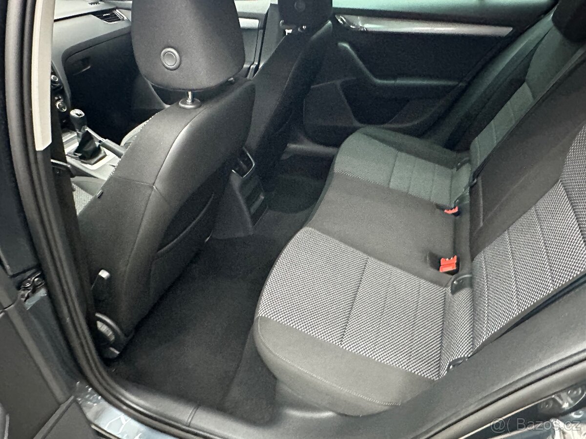 Skoda octavia 1.4tsi combi - 11
