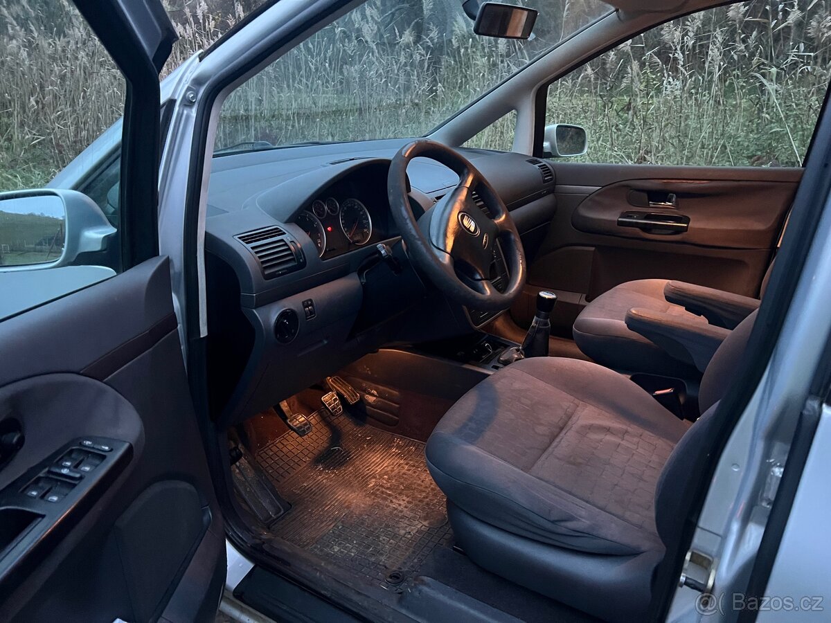 Seat Alhambra LPG 2.0i 85kw, 7 míst - 11