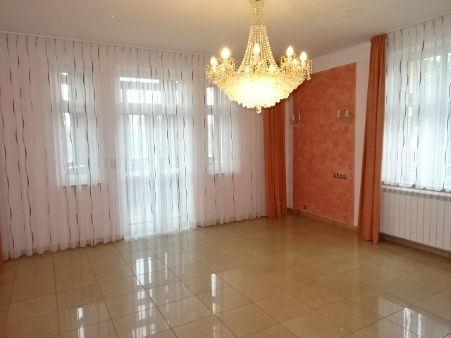 Prodej reprezentační vily v Rumburku - 11