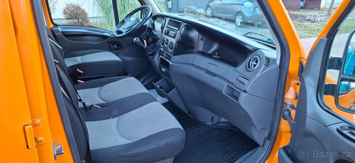 Iveco Daily 35S15 valnik 7 míst 2014 - 11