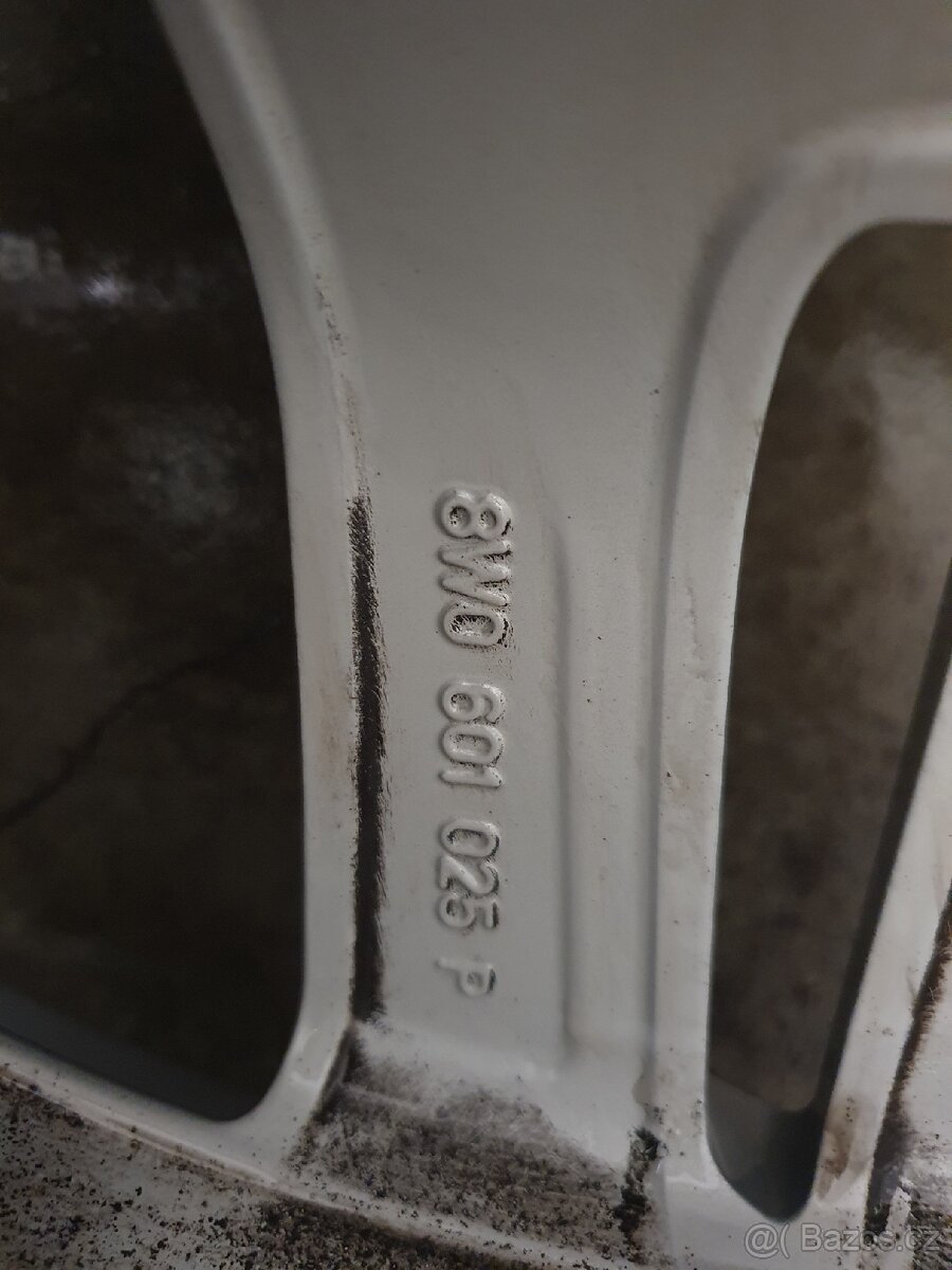 Zimní sada originálních AL kol Audi pneu 215/55 R17 - 11