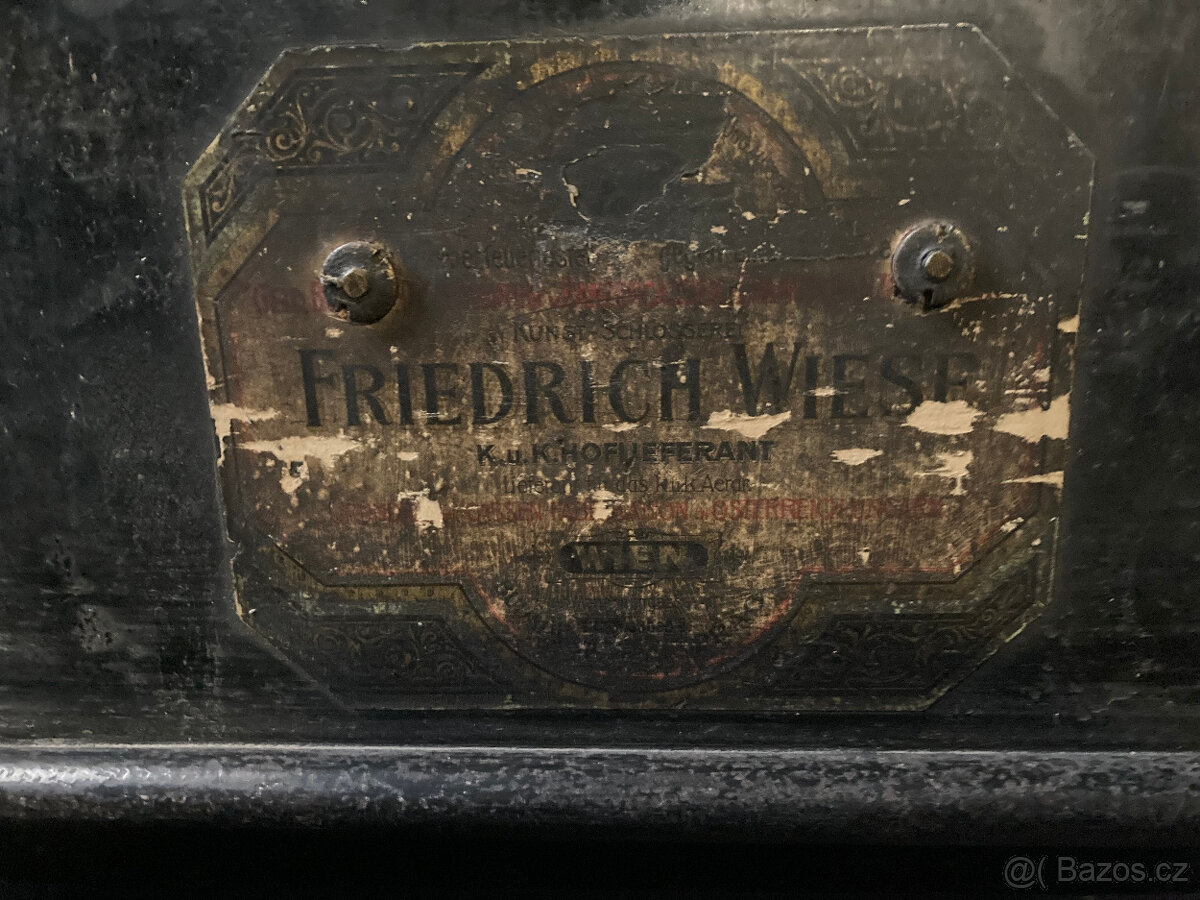 Truhla kovová starožitná, trezor, pokladna 10.000 kč - 11