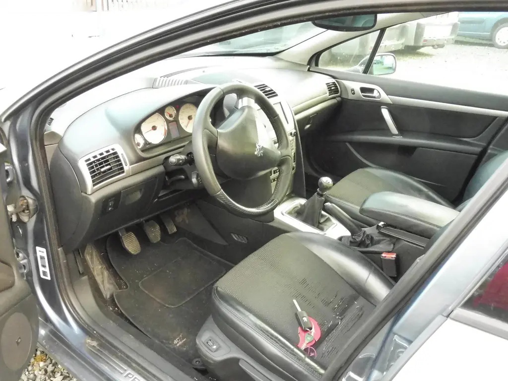 Peugeot 407, 2,2 125 kW - 11