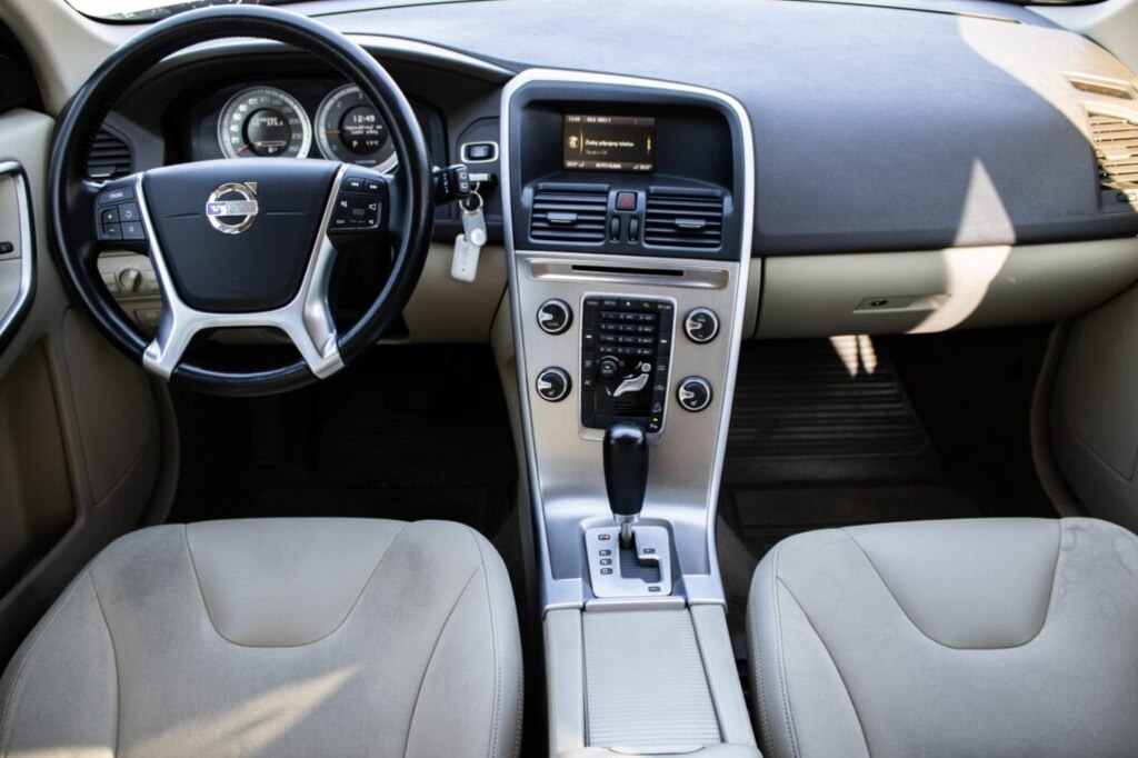 Volvo XC60 2.4D Momentum, 120kW (2011) - 11
