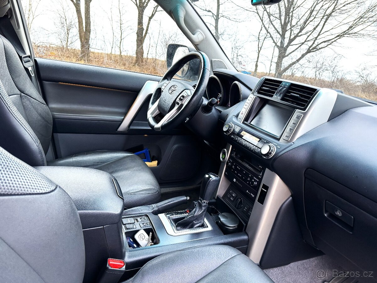 Prodám Toyota Landcruiser LC 150 - 11