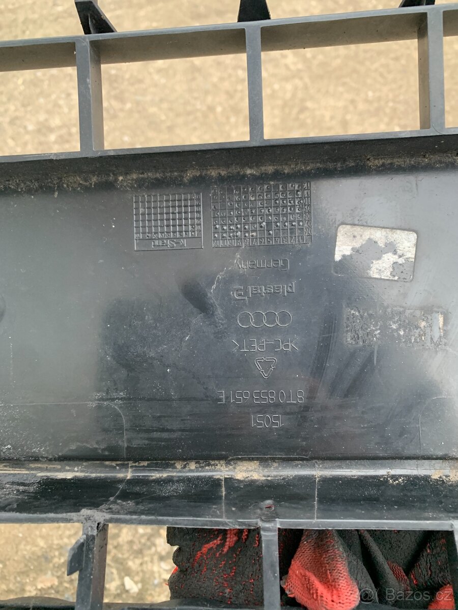 Maska a5 07-11 8T0 mrizka do nárazníku znak - 11