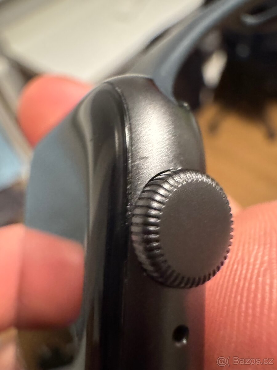 Apple Watch SE 1. Generace 44mm - 11