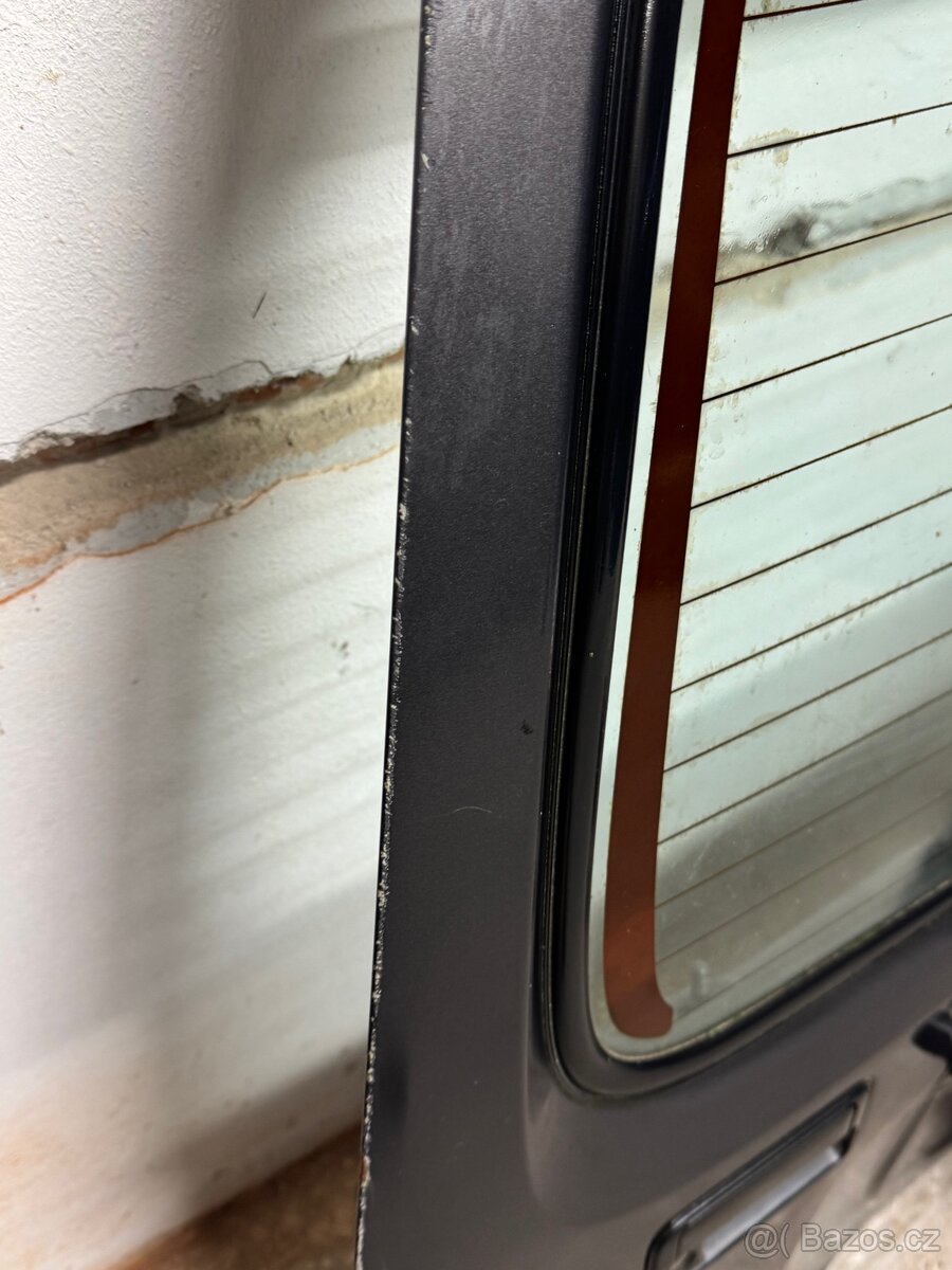 Suzuki Jimmy, zadní 5. (páté) dveře - 11