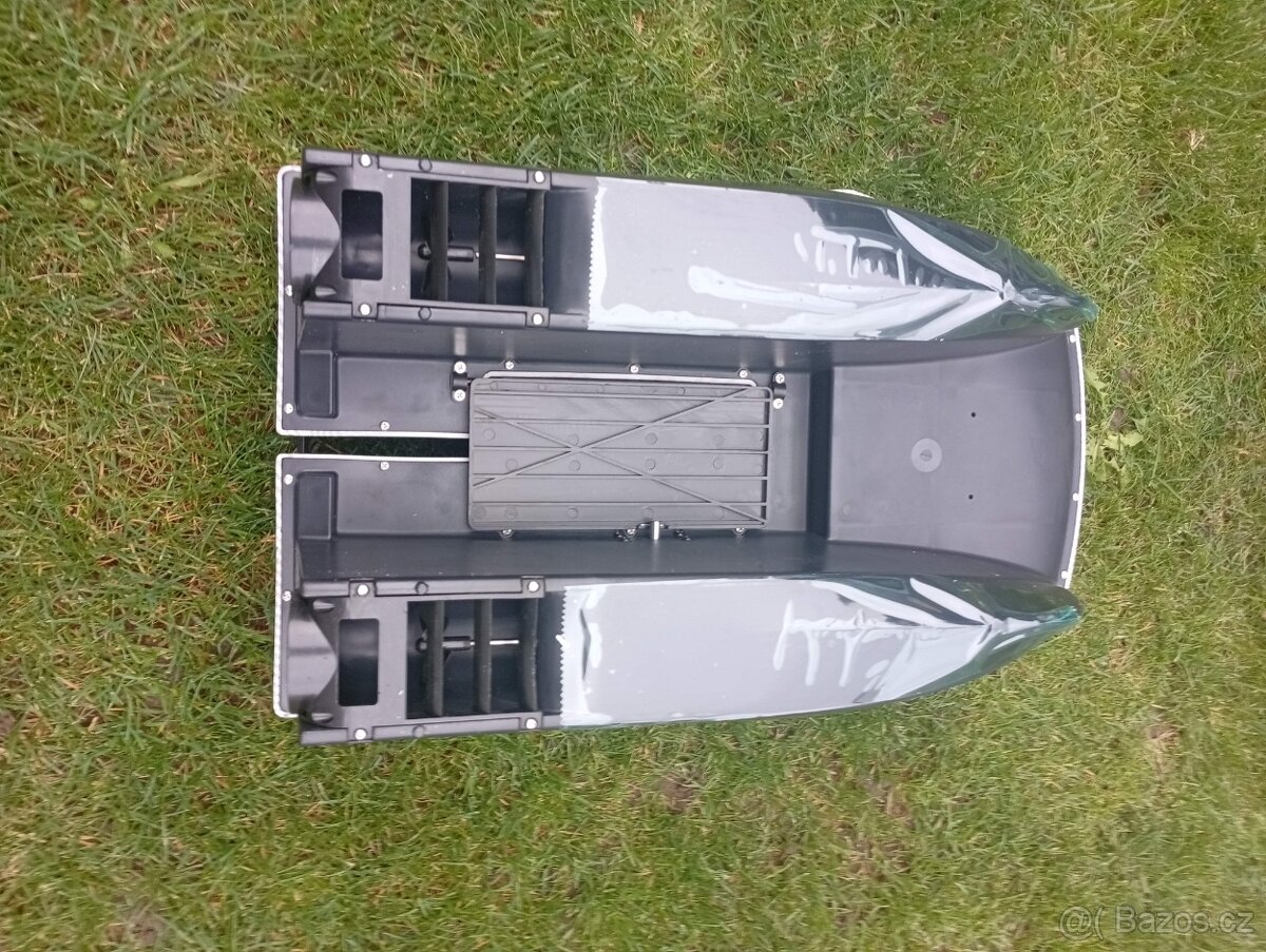 Katamarán , zavážecí loďka s GPS novinka - 11