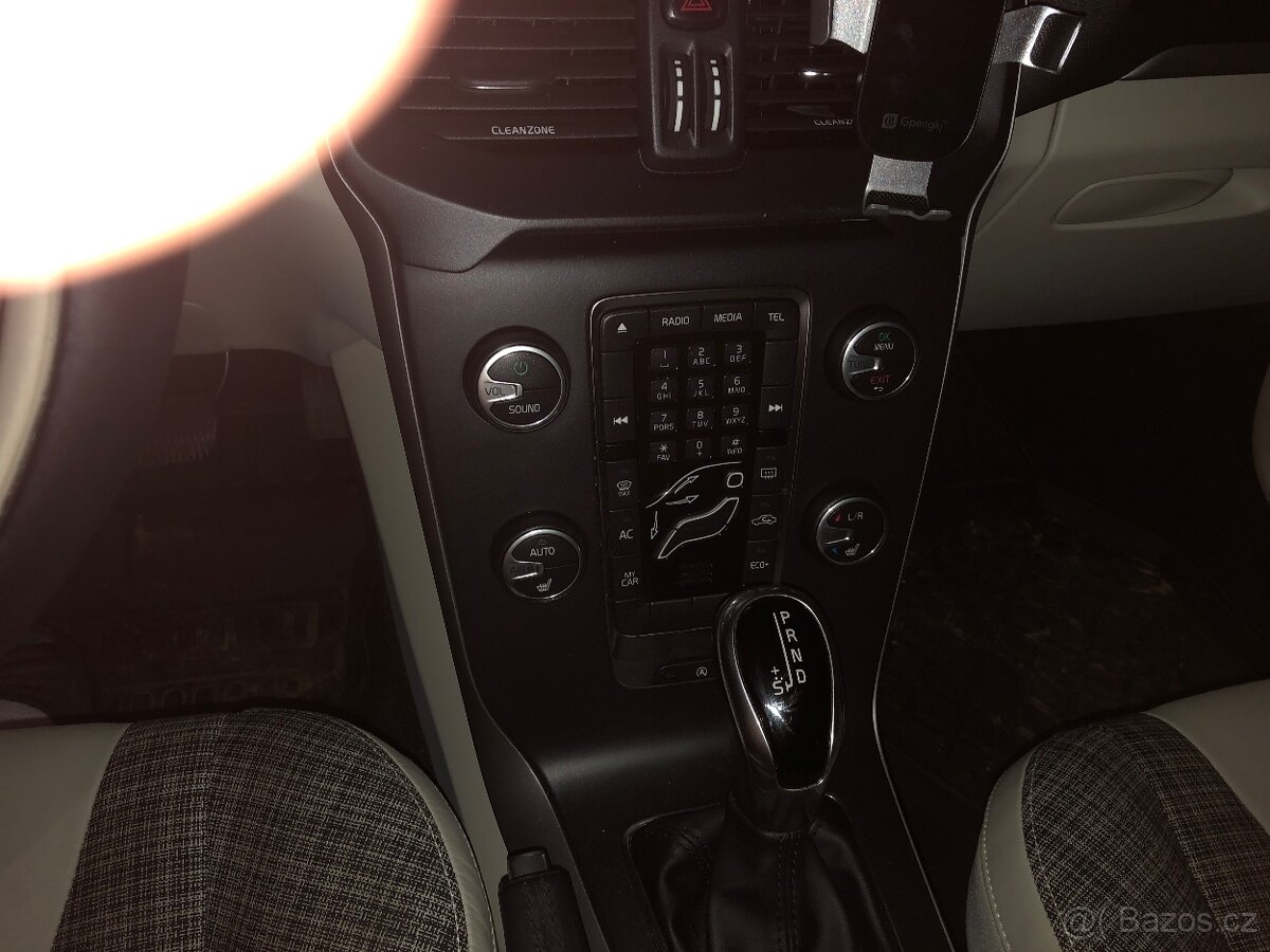 Volvo V40 D3 R.v. 2018/6 - 11