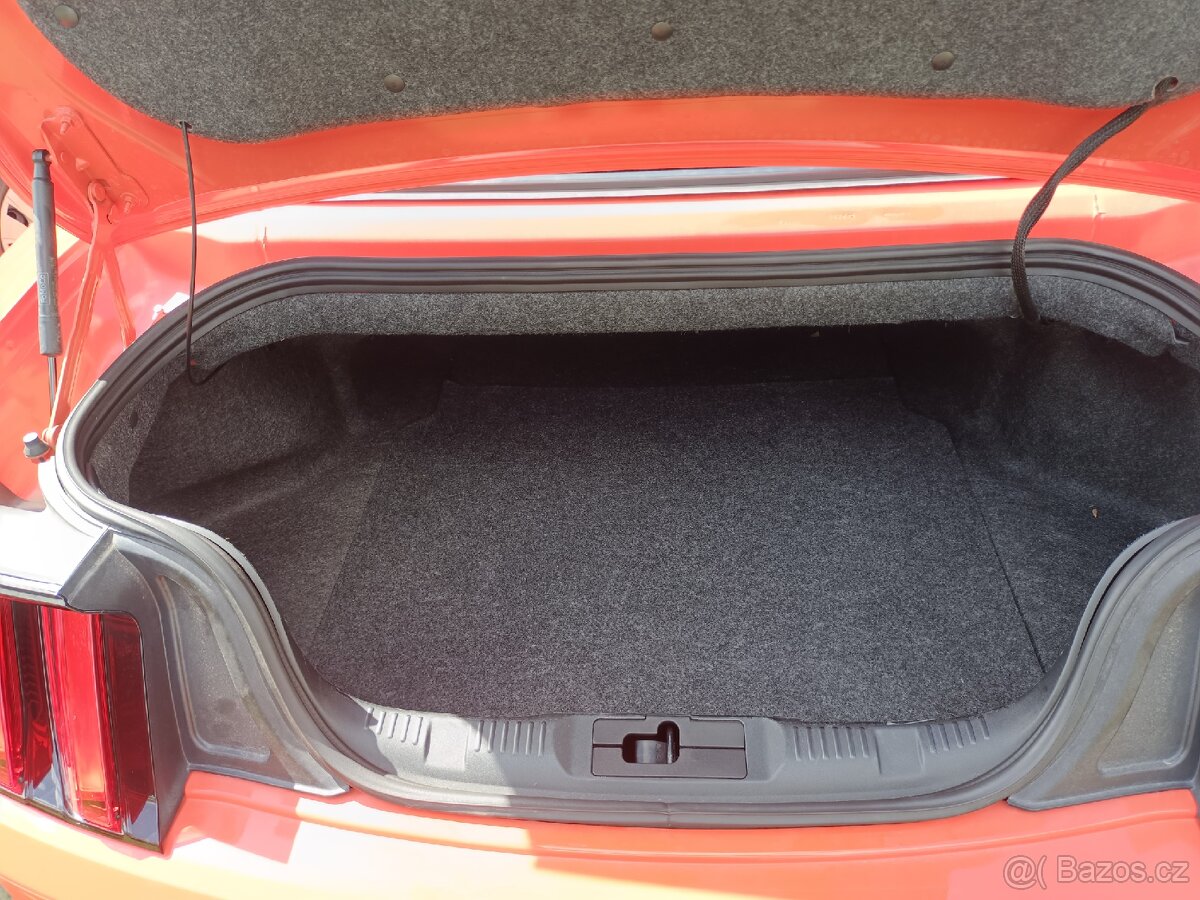 Ford Mustang cabrio - 11