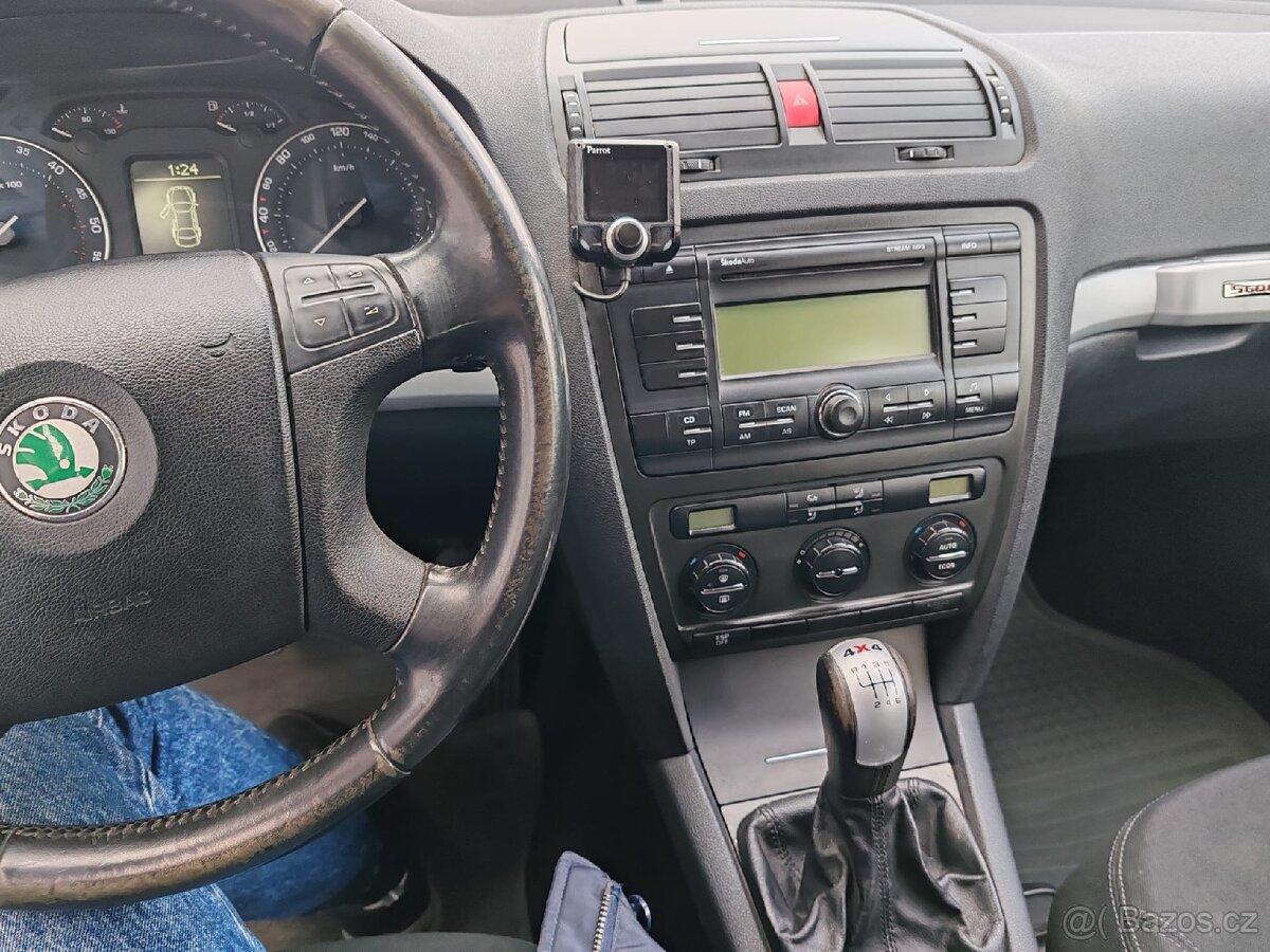 Škoda Octavia
2.0TDI scout - 11