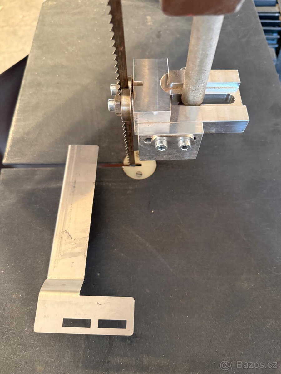 Pásová pila P320 - 11