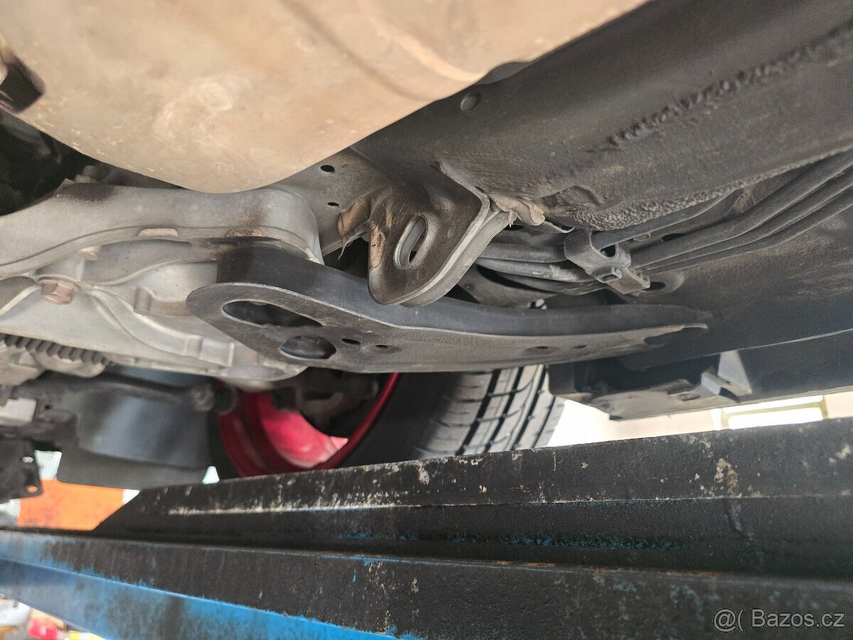 Prodám Nissan 370Z 241kW r.v. 2011, cabrio, manual. - 11