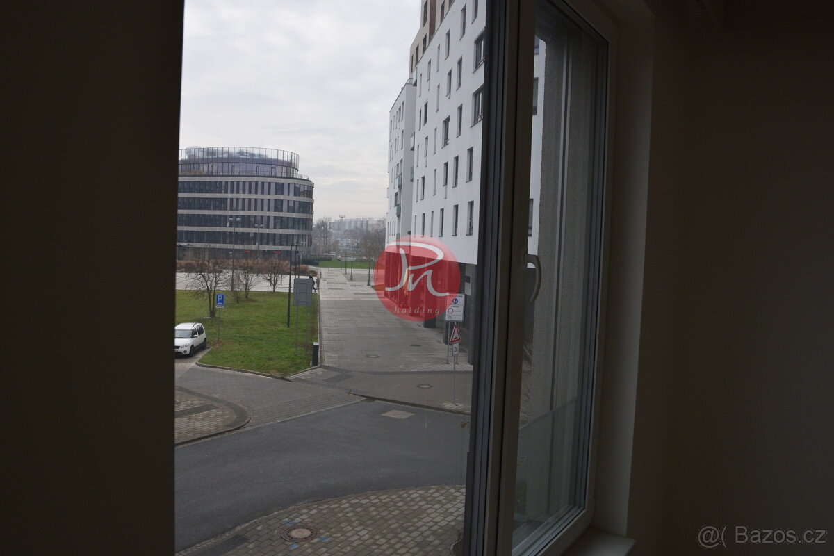 Pronájem flexibilního prostoru 2+kk v novostavbě na F. X. Ri - 11