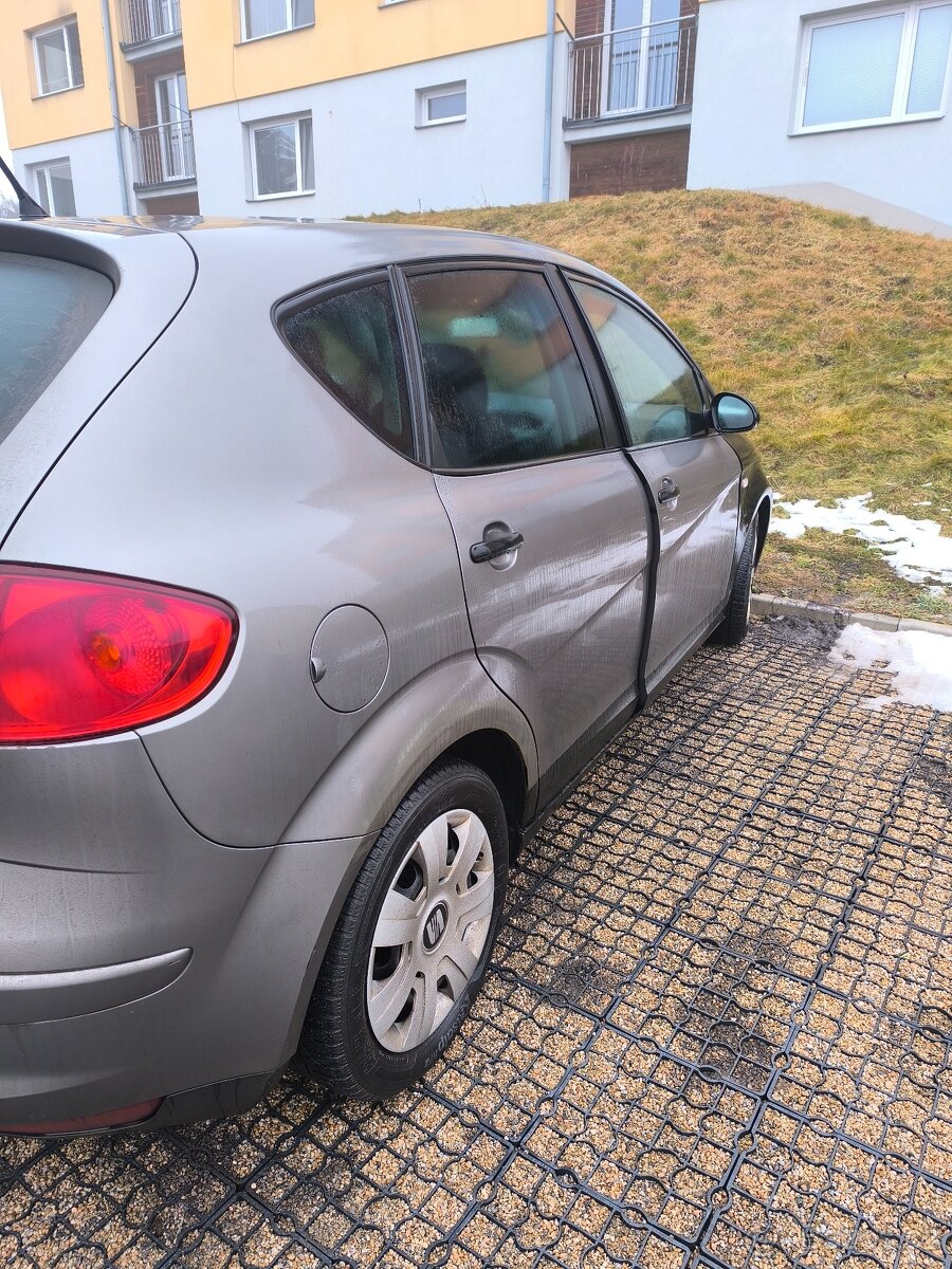 Seat Altea nafta 77 kW rok 2005/12 - 11