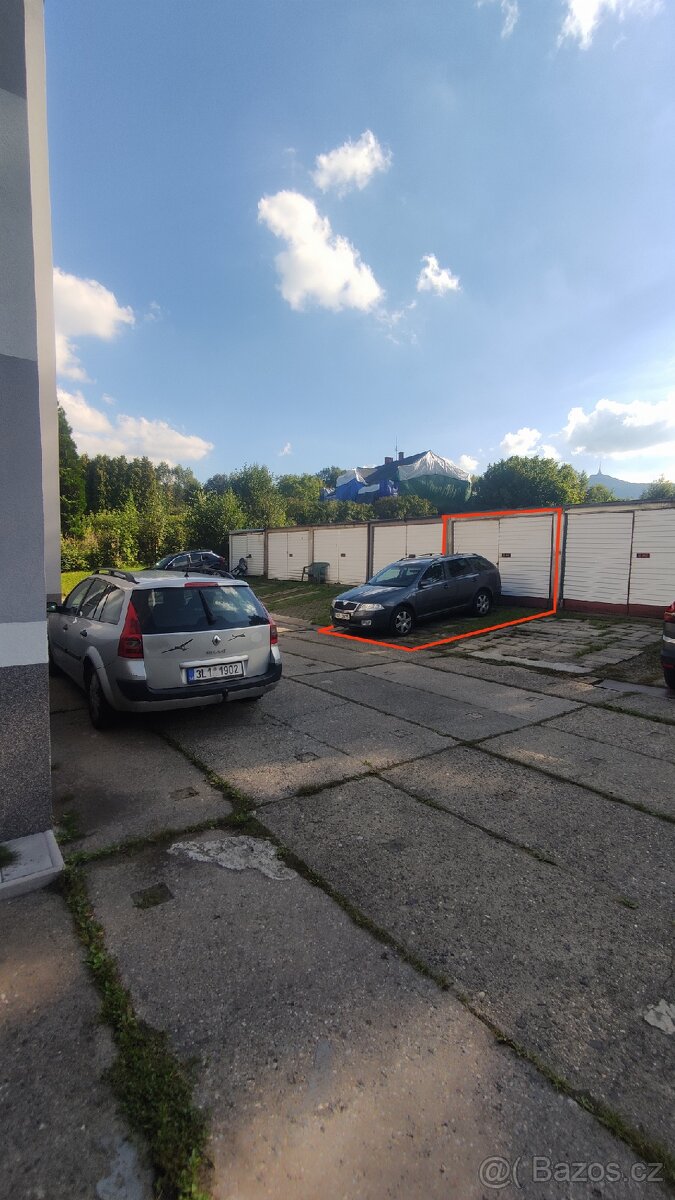 Byt 1+1 36m2 se zahradou a garáží - 11