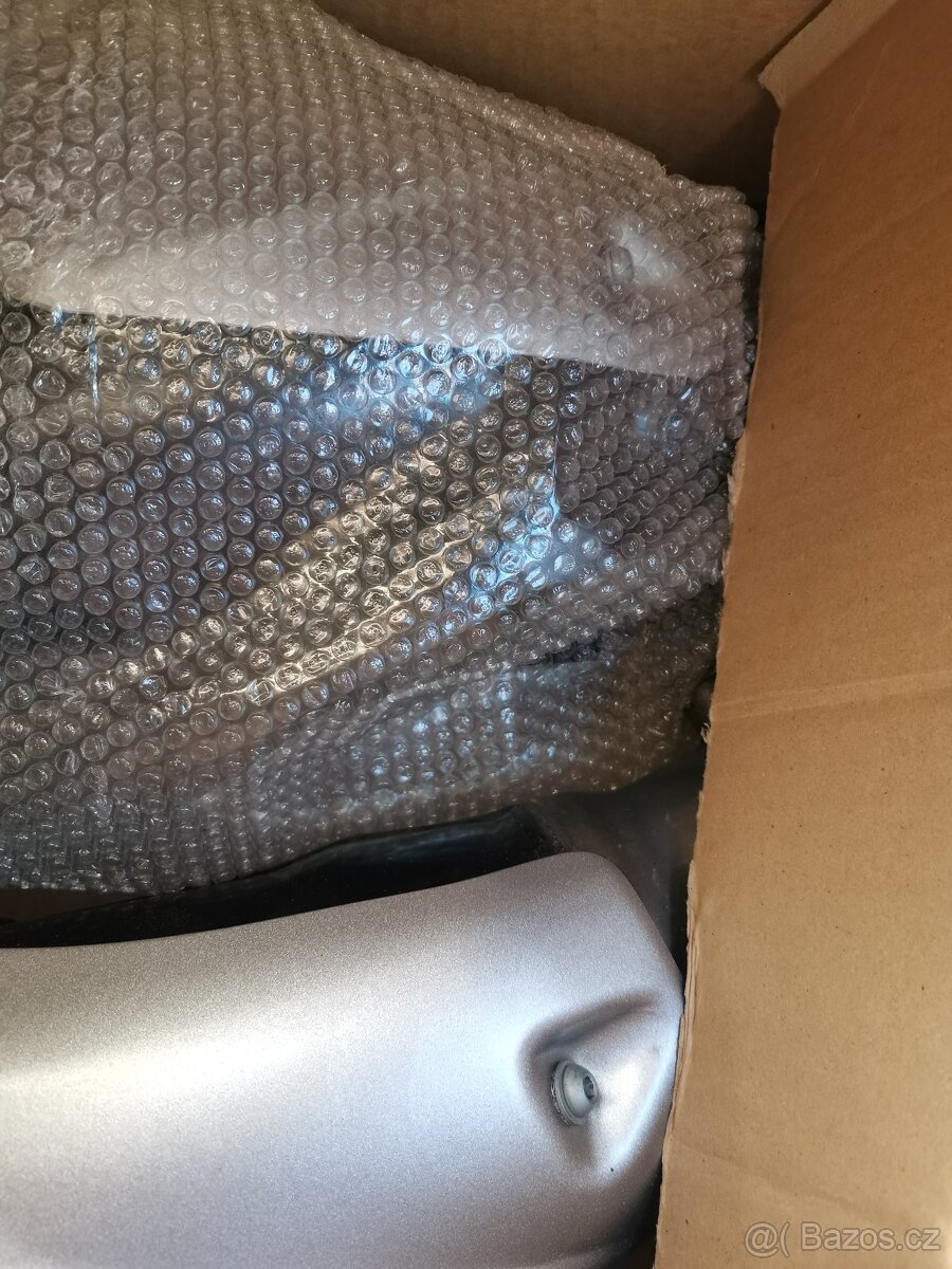 Yamaha FZ1S Soubor dílů - 11