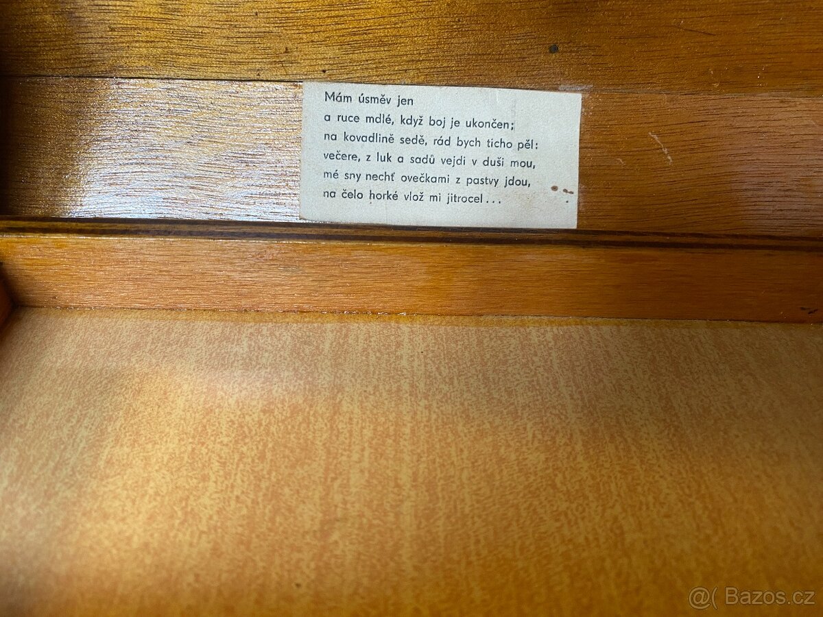 Dekorativní dřevěná truhlička – šperkovnice / úschova drobno - 11