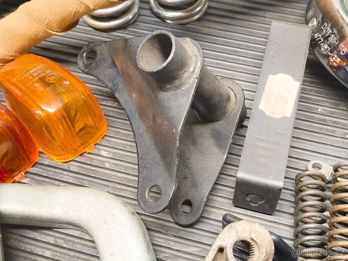 Nepoužité uloženkové originální díly ČZ 125 175 250 477 476 - 11