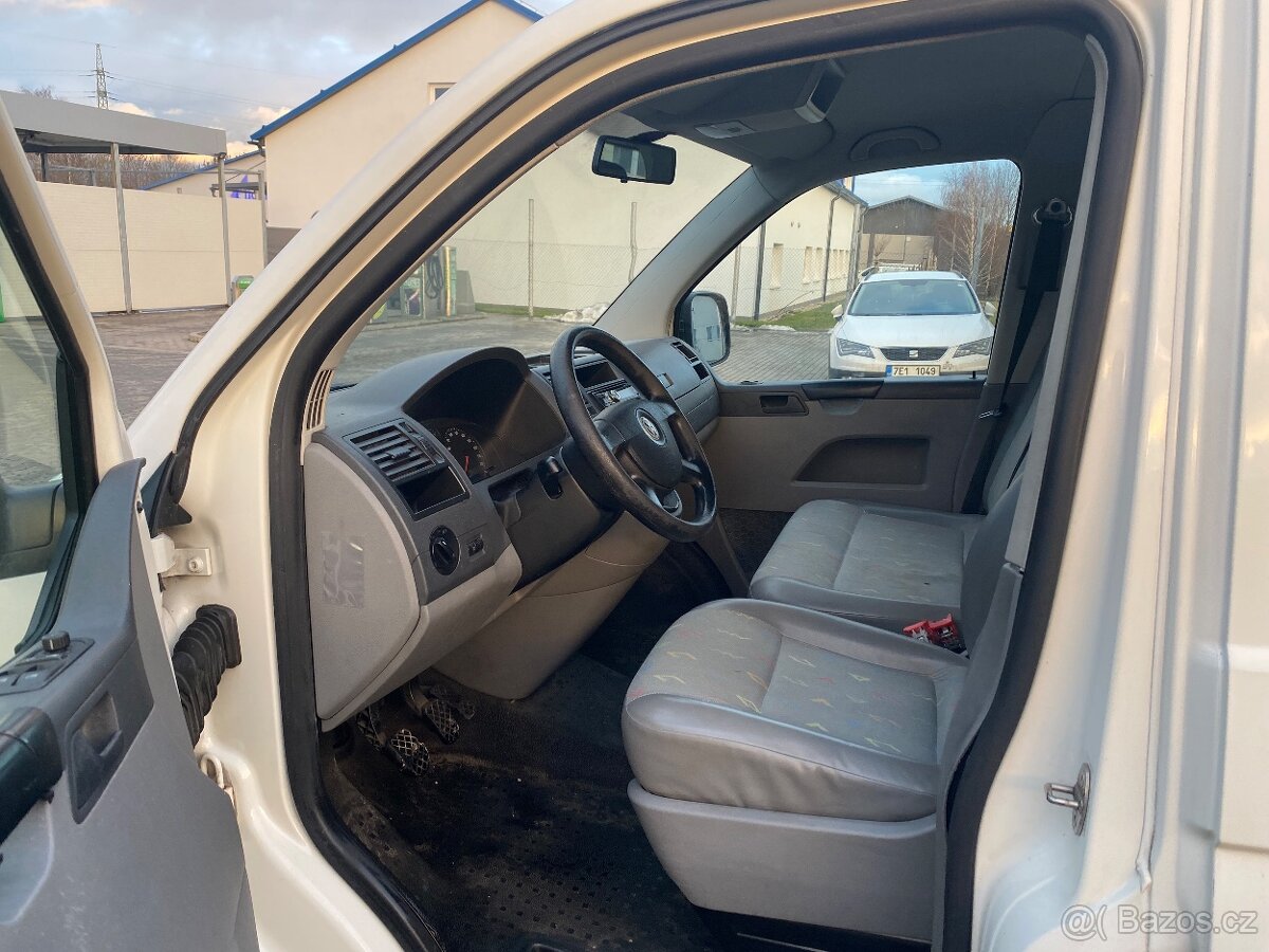 VW Transporter T5 1.9tdi 9-míst 2009 NOVÁ STK - 11