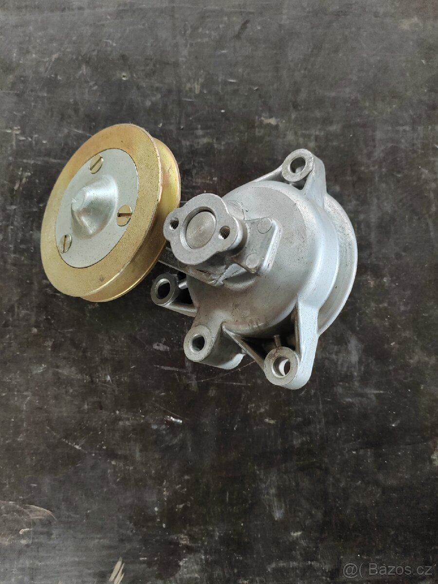 Bedna s díly na náklaďáky - 11