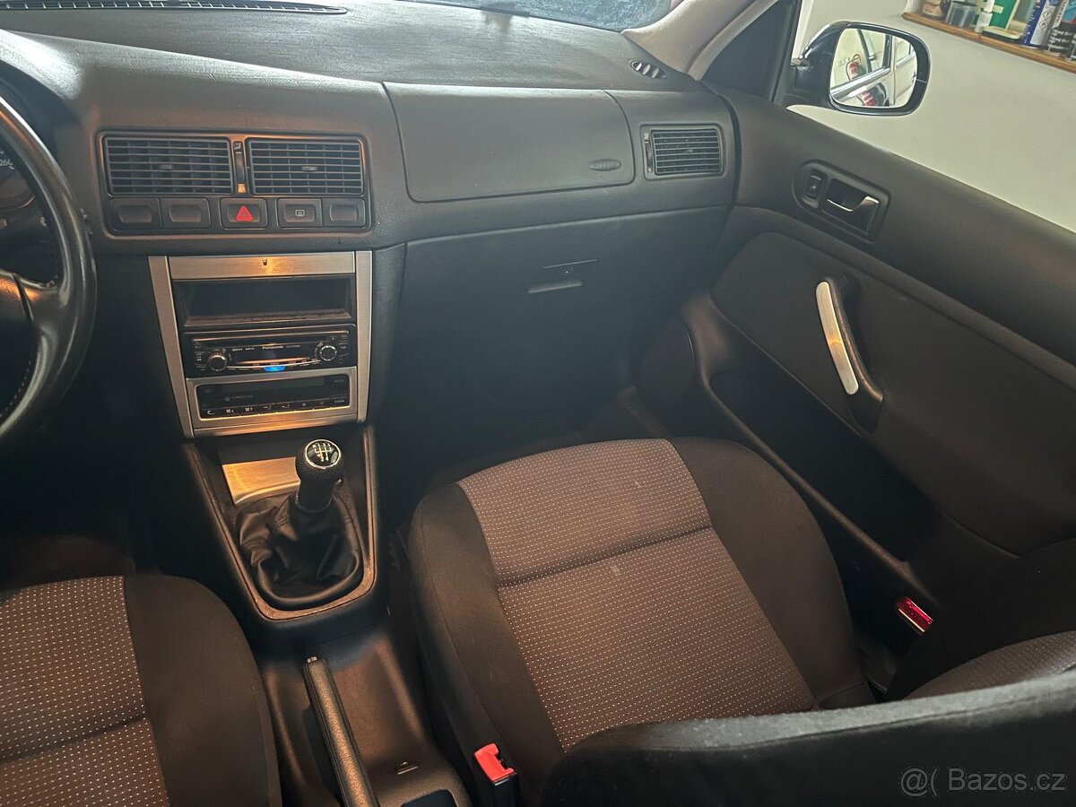 VW Golf IV 1.6i 77kw - 11