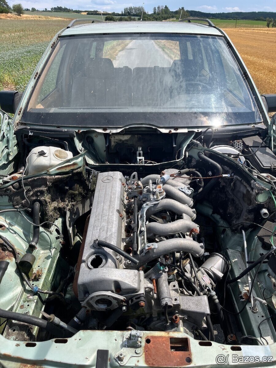 Mercedes Benz w124 250D díly - 11