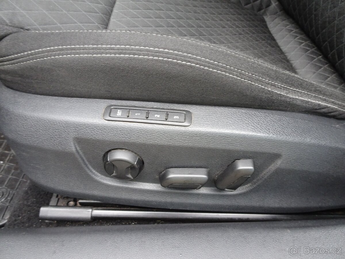 Škoda Superb 2.0 TDi Combi Sport Line - 11