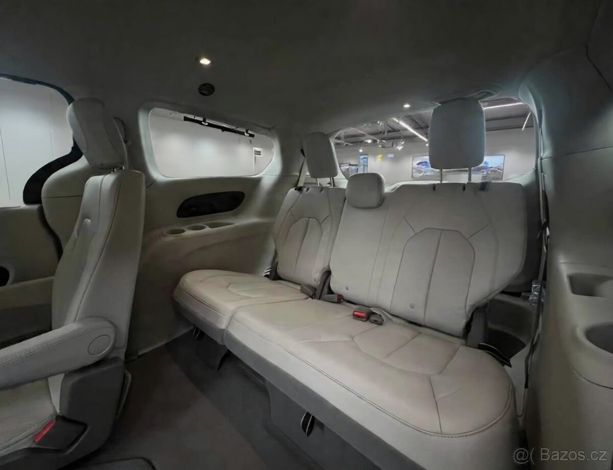 Chrysler Pacifica 3.6L V6 7 miest Radar DPH - 11