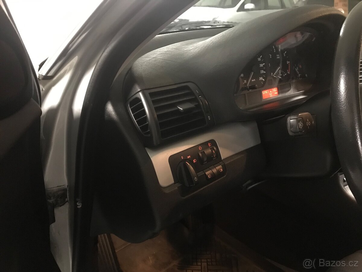 Bmw E46 320i Touring facelift servisní historie, pěkný stav - 11