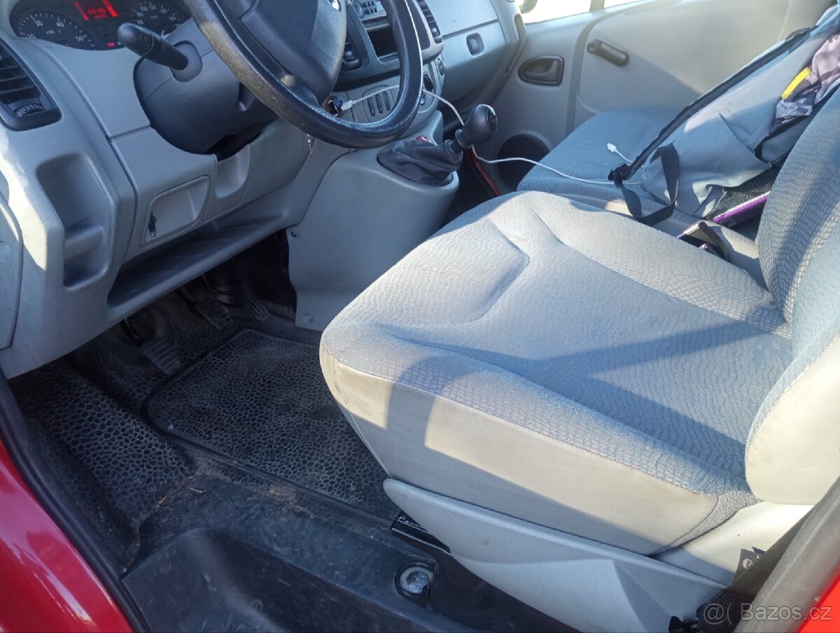 Renault Trafic LONG 6 míst ,1.9DCi 74kW najeto 159... - 11