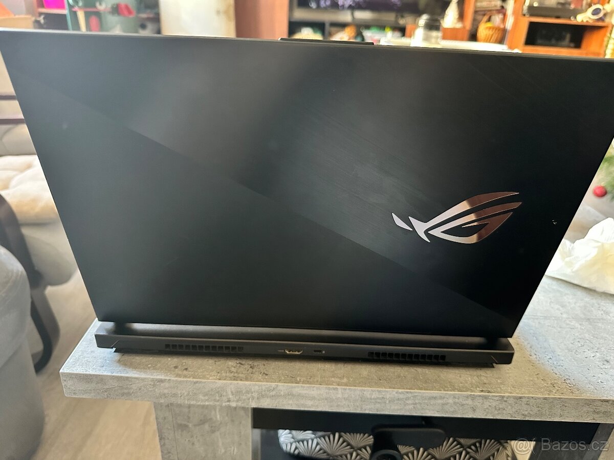 Asus ROG Zephyrus S - 11