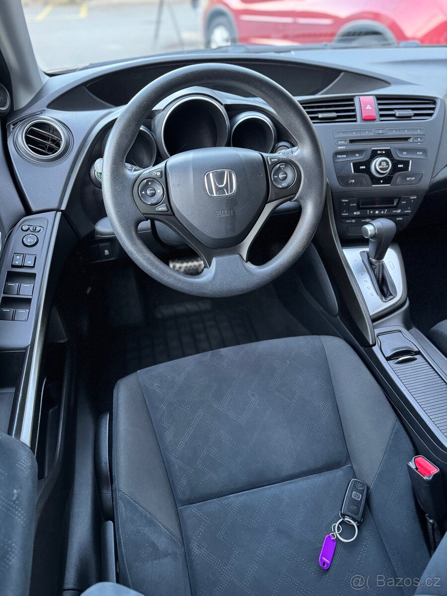 Honda Civic 9G pouhých 42 000 km, po Senior Majiteli - 11