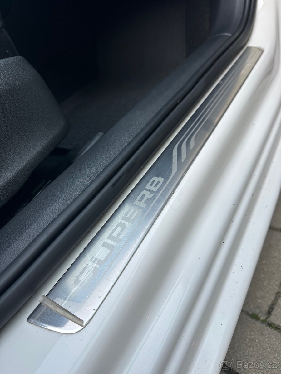 Škoda Superb 3 2.0 TDI 110kW PANO/TAZNÉ/KESSY/CANTON - 11