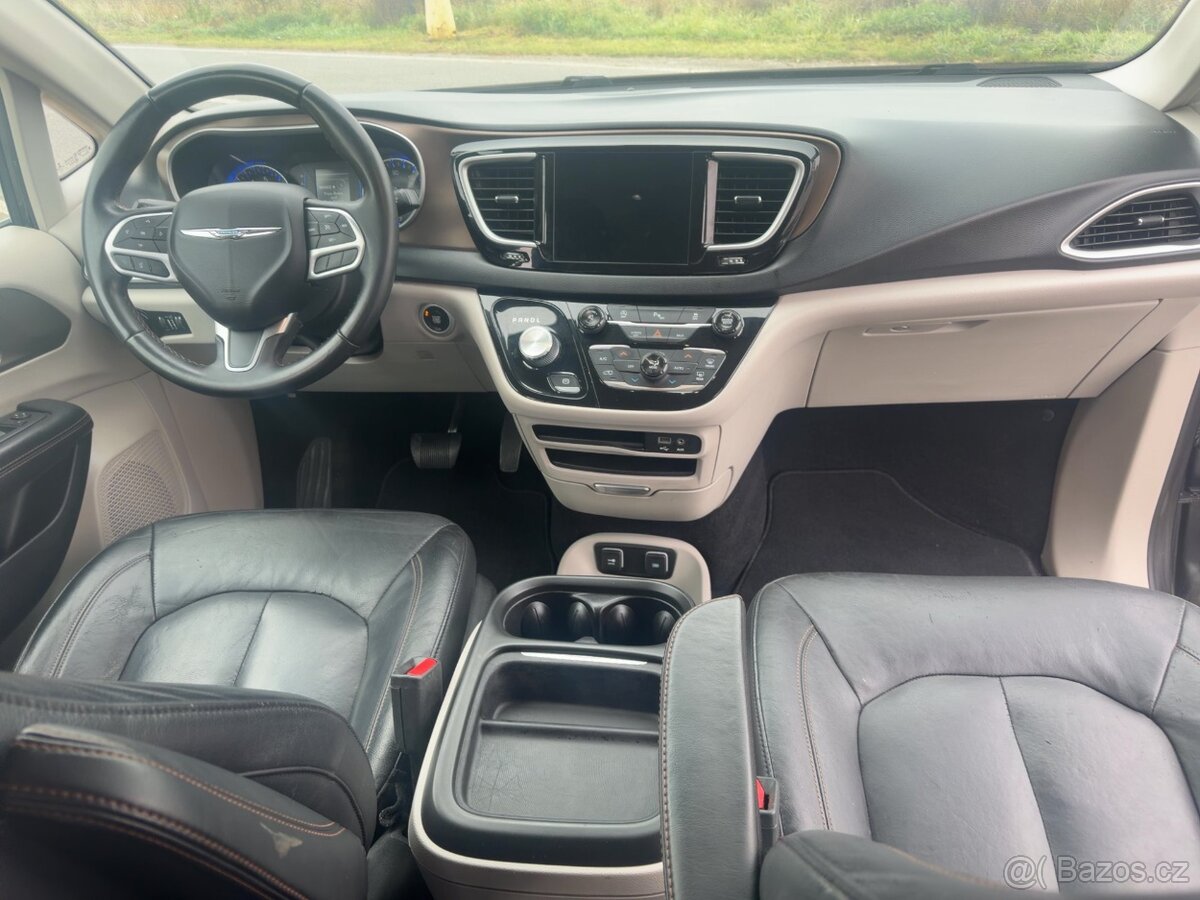 Chrysler Pacifica 3,6 Pentastar 8 míst 2017 DPH - 11
