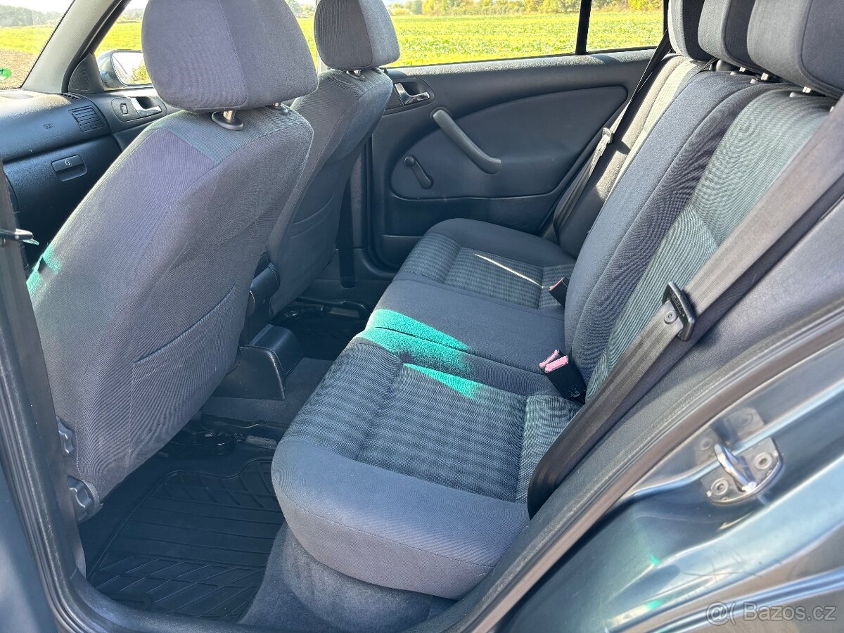 Škoda Octavia Combi 1.6i Tour - po servisu - 11