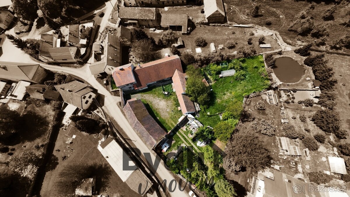 Prodej vesnického stavení se stavebním pozemkem - Strunkovic - 11