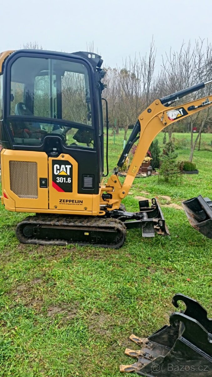 Minibagr Cat 301.6 - 11
