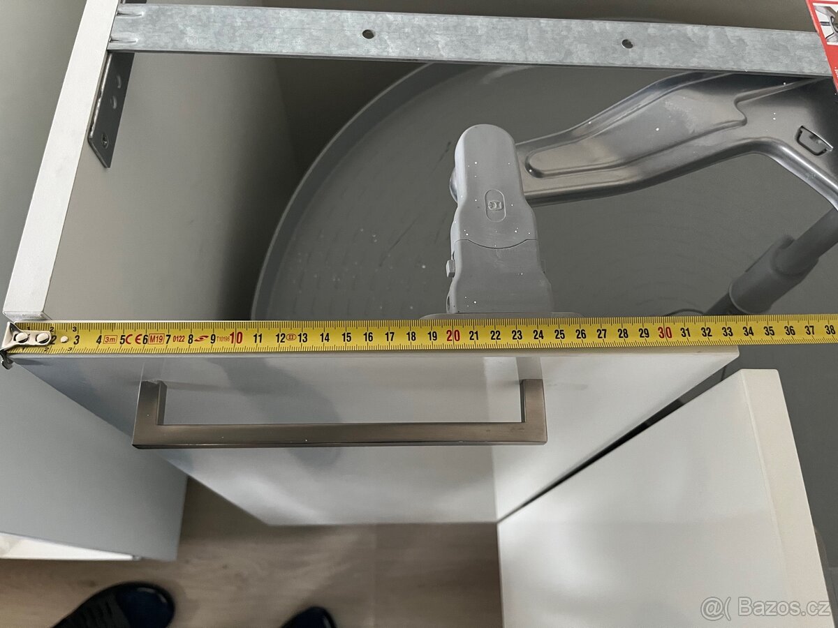 Rohová kuchyňská skříňka s otočným mechanizmem - 11