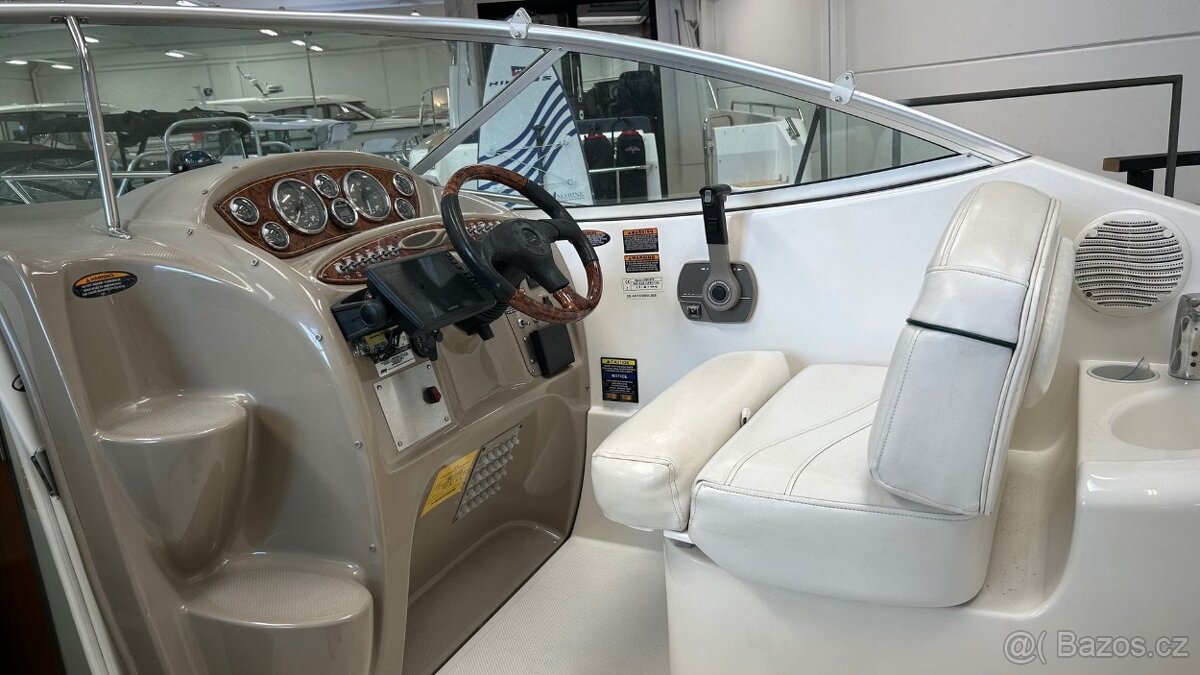 motorový člun Maxum 2500 SCR - 11