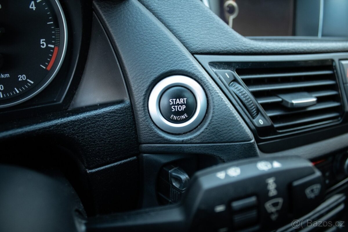 BMW X1 XDrive 18d M-packet - 11