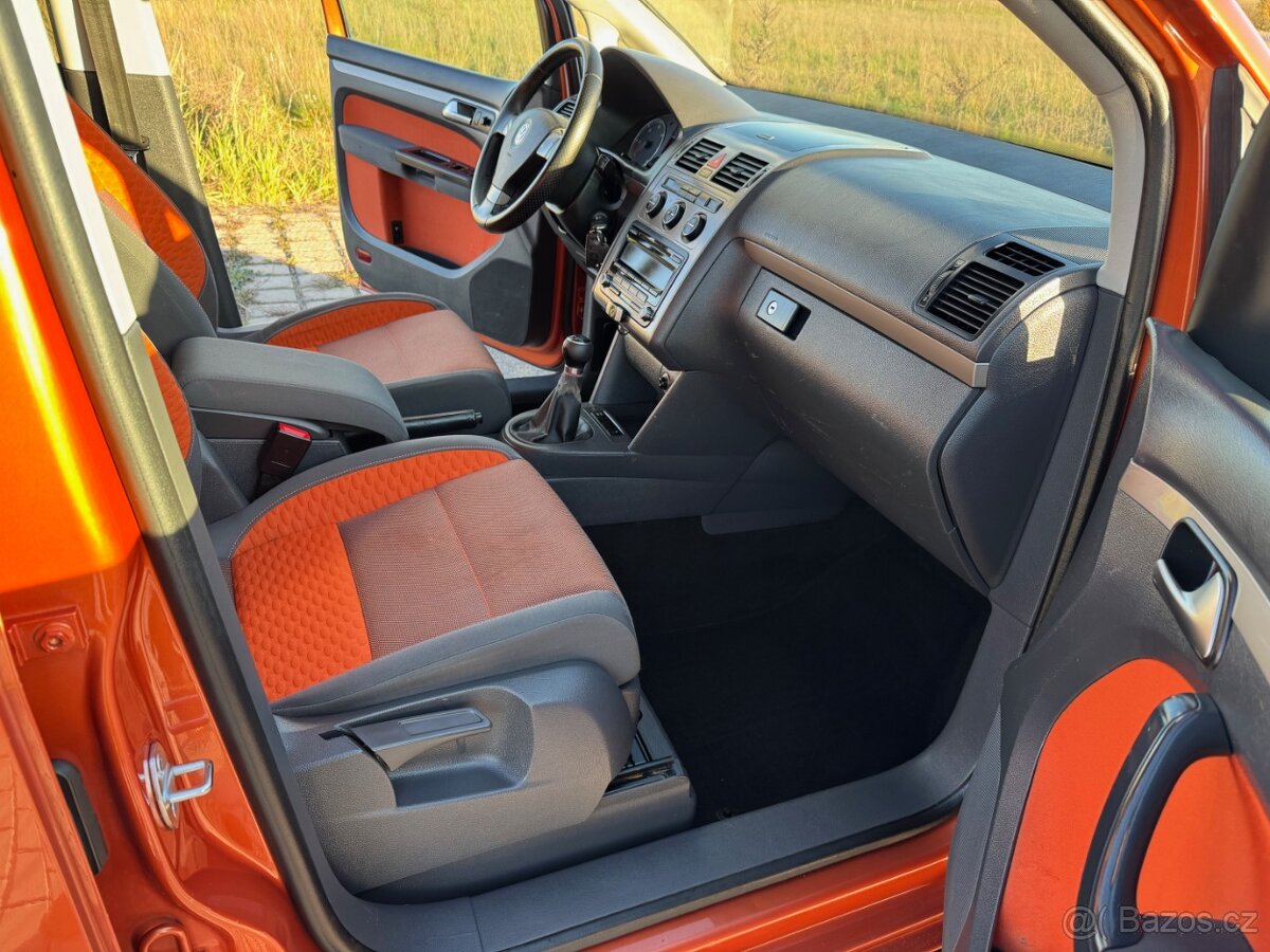 Volkswagen Touran Cross 2.0 TDI 125kW tažné - 11