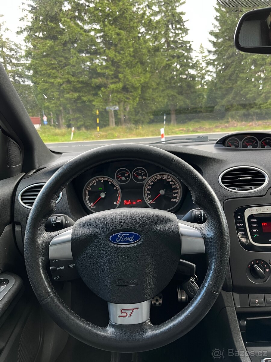 Ford Focus mk2 St225 2.5L - 11