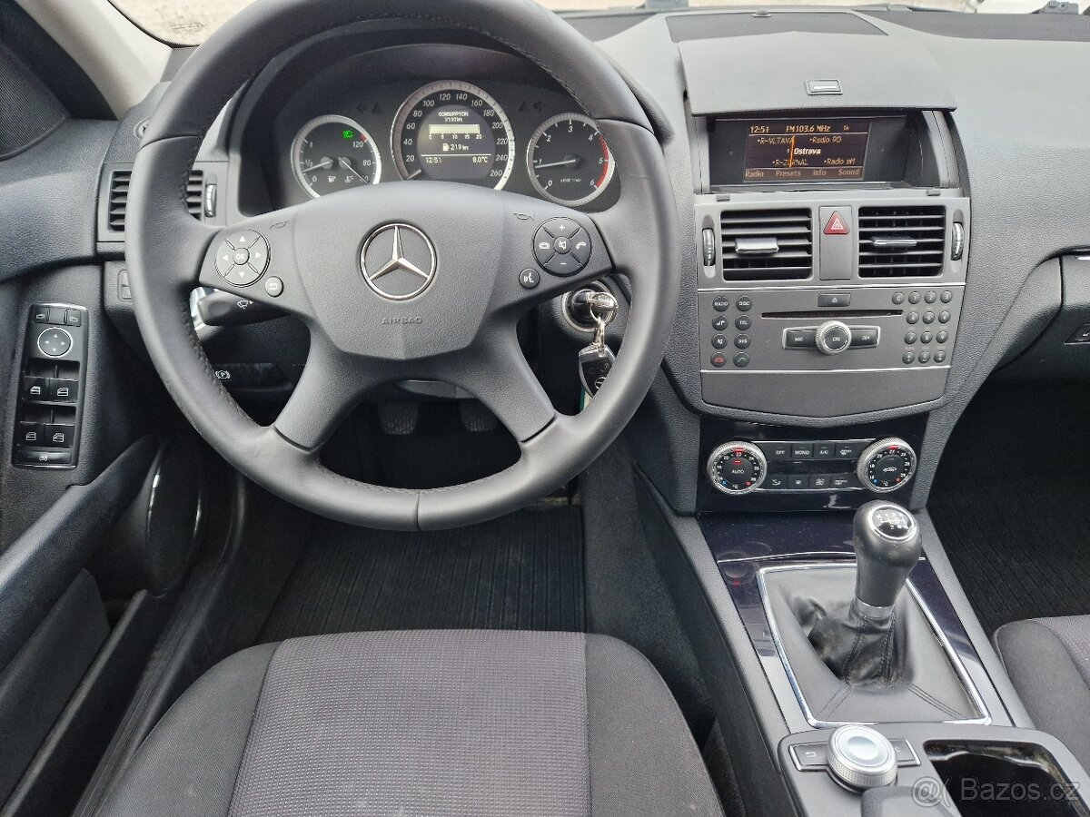 Mercedes Benz W204,C220CDi,125KW,MANUÁL,BEZ KOROZE,R.V.2011 - 11