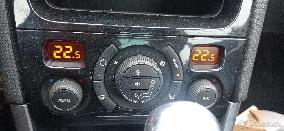 Peugeot 308 cc,1,6 benzín ,103kW,r. 2010,AUTOMAT - 11