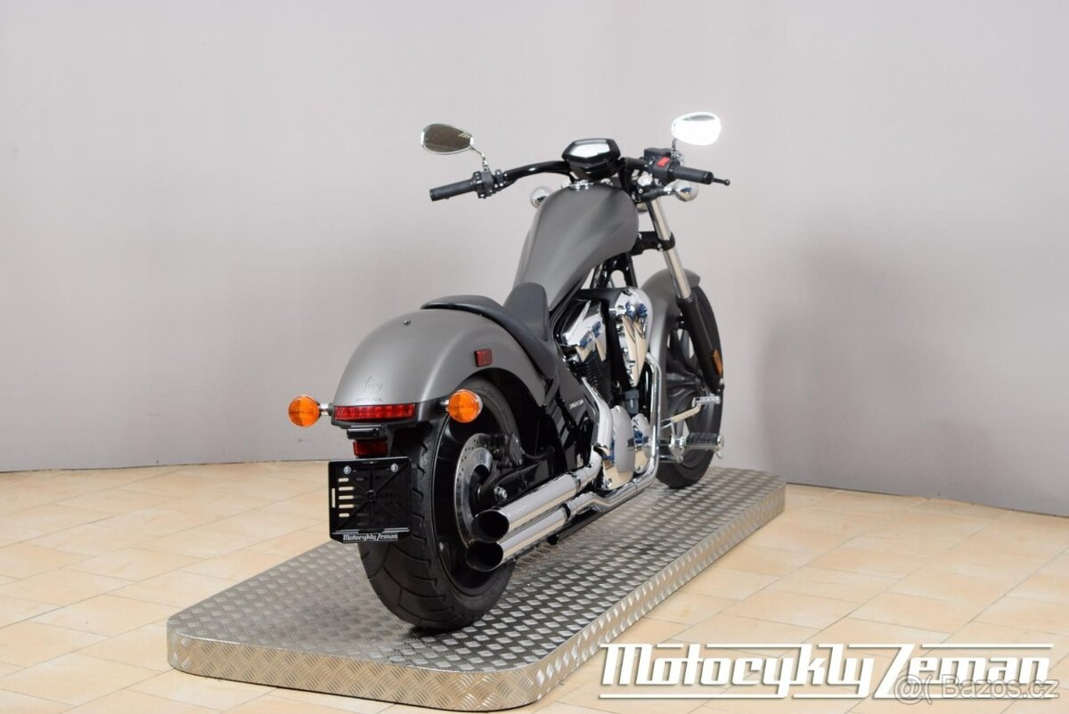 Honda VT 1300 CX Fury 2016 - 11