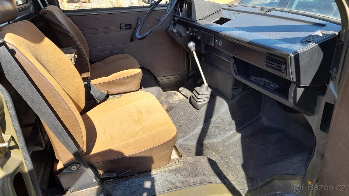 Prodám VW T3 hochdach ex voják - 11