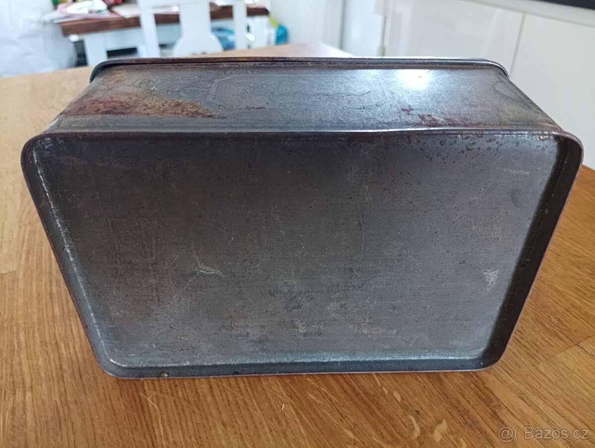 PLECHOVÁ KRABIČKA - 11