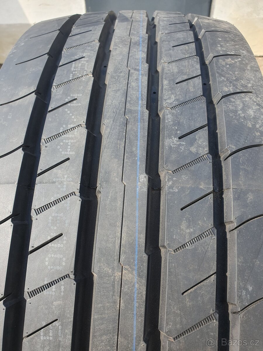 Pneu 385 / 65 R22,5 - 11